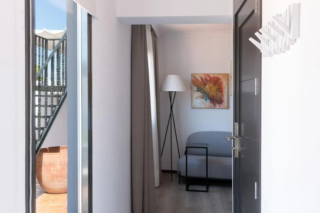 Puerta Catedral Holiday Suites Sevilla