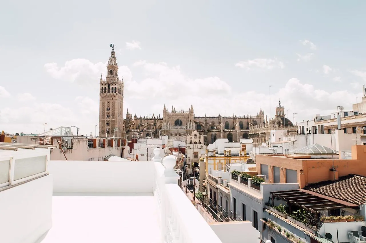 Puerta Catedral Holiday Suites Seville Spain