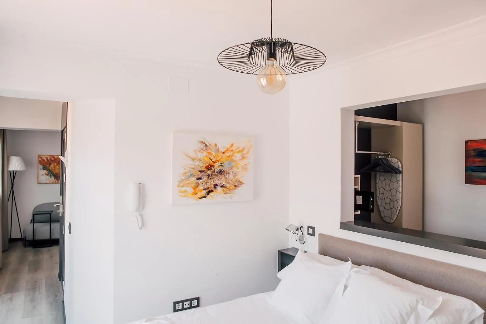 Puerta Catedral Holiday Suites Seville Apartment