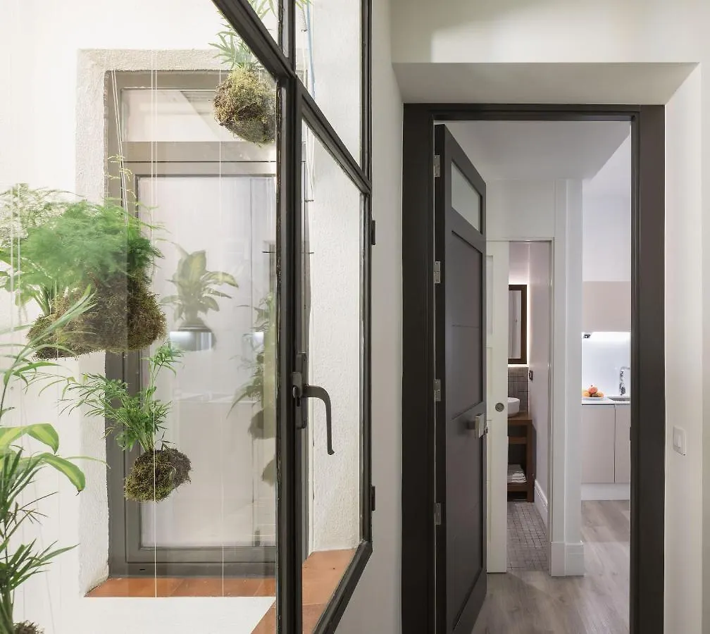 Puerta Catedral Holiday Suites Seville