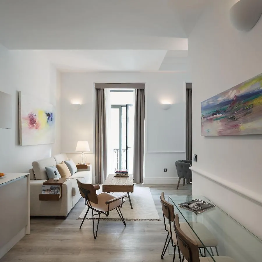 Puerta Catedral Holiday Suites Seville Apartment