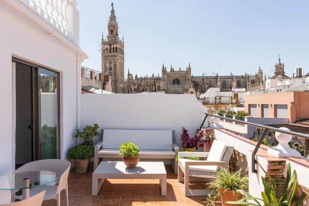 Puerta Catedral Holiday Suites contacts