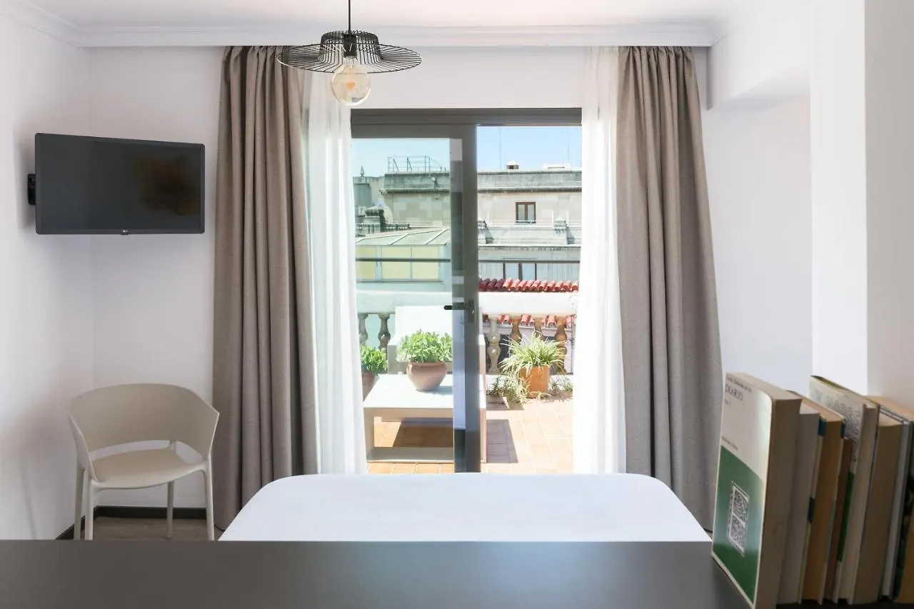 Puerta Catedral Holiday Suites Seville Spain